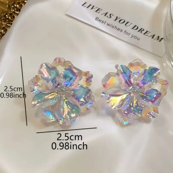 Women's Irridescent Camellia Flower Stud Earrings. NWT - Picture 5 of 13